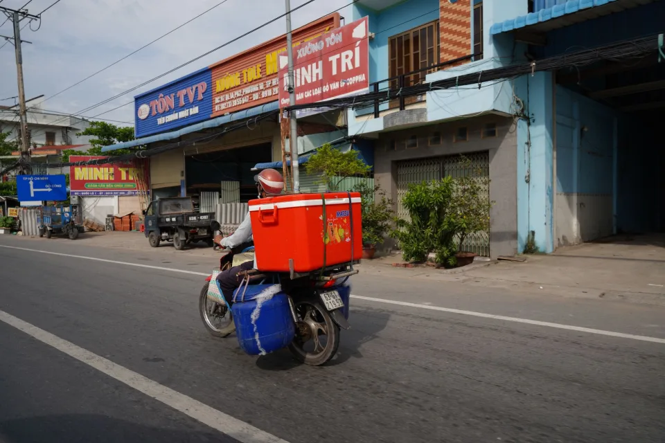 Xe tải nhỏ chở hàng